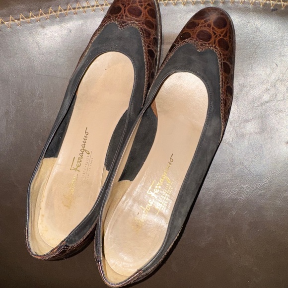 Salvatore Ferragamo Black and Brown Women's Flats - Picture 1 of 4